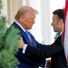 Еммануель Макрон і Дональд Трамп