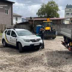 Незаконний паркан на Оболоні було знесено