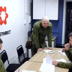 Студенты обучаются в подземном учебном хабе