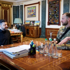 Зеленский слушает доклад СБУ