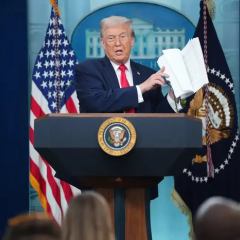 Трамп заявляє про захист релігійних груп