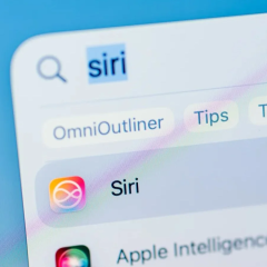 Логотип Apple на фоне технологических инноваций