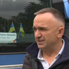 Три младенца в автобусе