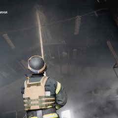 Events in Sumy: building and cars on fire