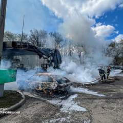 Пожары и разрушения после атаки дронов в Харькове