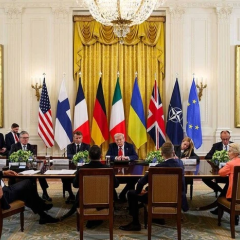 Гренландія витіснює Україну на переговорах з Трампом