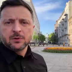 Зеленський радить українцям не їхати до Москви 9 травня