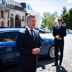 Венгерский премьер на Skoda Superb