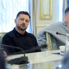 Зеленський виступає на прес-конференції