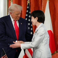 Трамп шутит про Перл-Харбор с японским премьер-министром