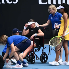 Тенісистка Стакусич знеможена під час Australian Open