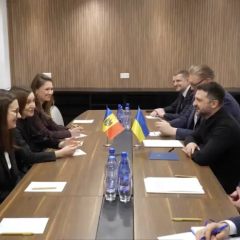 Зеленський і Санду обговорюють мирний процес