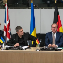 Вертолеты на военной базе в Украине
