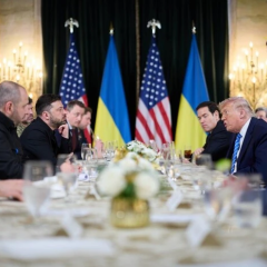 Зеленський і Трамп на переговорах