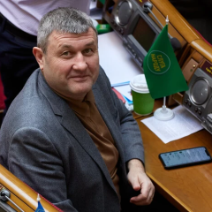 Банківське посвідчення заступника викрадачів авто