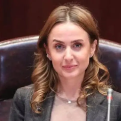 Дарья Володина сдает мандат
