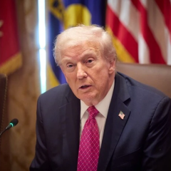 Трамп обговорює контроль над нафтою