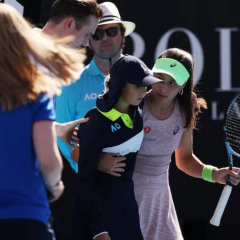 Турецкая теннисистка спасает зрителя на Australian Open