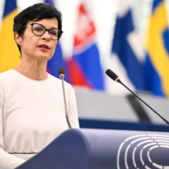 Деньги в евро и долларах