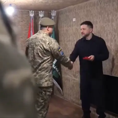 Зеленский на передовой несмотря на фейковое перемирие РФ