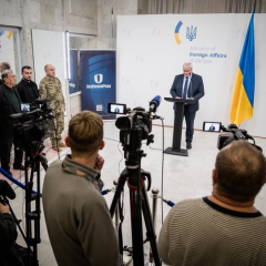 Новітні зразки української зброї для дипломатів
