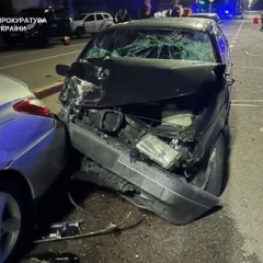 Автомобиль на блокпосту в Киеве