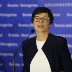 Марта Кос говорит про Венгрию