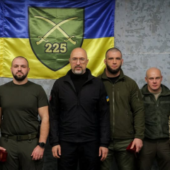 Шмыгаль с воинами батальона «Шквал»