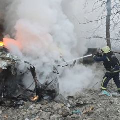 Rescuers are clearing the rubble in Kharkiv