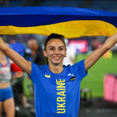 Украинка Геращенко на пьедестале