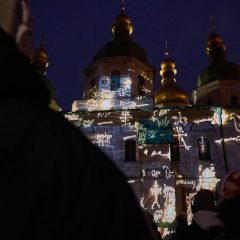 Діти дипломатів на різдвяній виставі