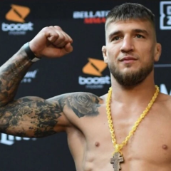 Украинский боец побеждает на UFC 328