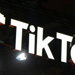 Image depicts the new TikTok app for WC-2026