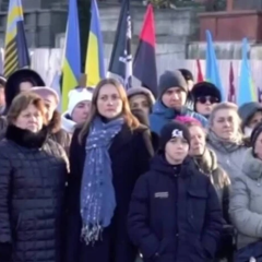 Львів'яни співають коляди на Різдво