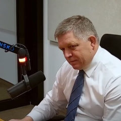 Прем'єр Словаччини Фіцо говорить