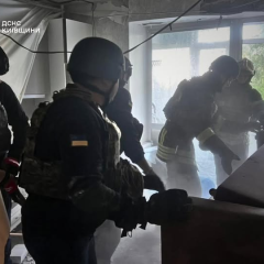 Бойова частина ракети РФ у багатоповерхівці