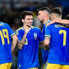 Українська збірна футбольна команда