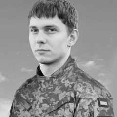 Денис Струнников - от циркового артиста до бойца