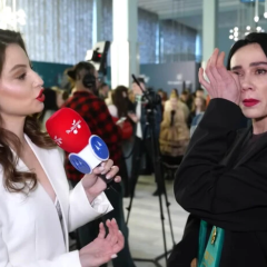 Саша Норова плаче на премії Muzvar