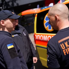 Off-road vehicle for evacuating the wounded from frontline areas