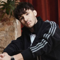YAKTAK broke his leg during tour in America