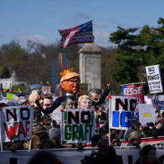 Протесты No Kings в США: более 3200 акций во всех 50 штатах против политики Трампа