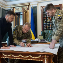 Зеленский проводит военный совет