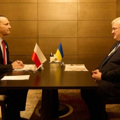 Глава МЗС Польщі Сікорський на зустрічі