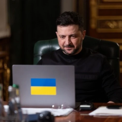 Зеленский проводит совещание с переговорщиками