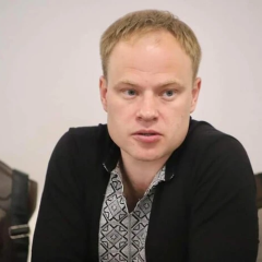 Поліція розслідує стеження журналістів