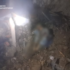 Під завалами будинку загинули люди