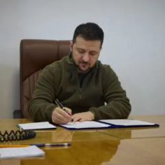 Зеленський підписав продовження воєнного стану