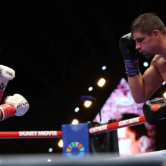 Усик победил короля кикбоксинга и защитил титул WBC