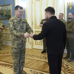 Зеленский с воинами Держспецзв'язку и генерал-майором